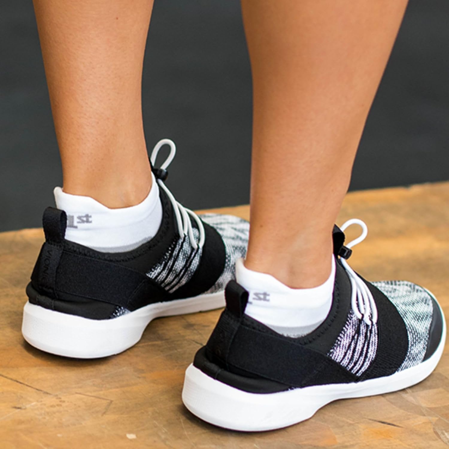 OS1st FS4 Plantar Fasciitis No Show Socks for Heel and Arch Pain Relief

