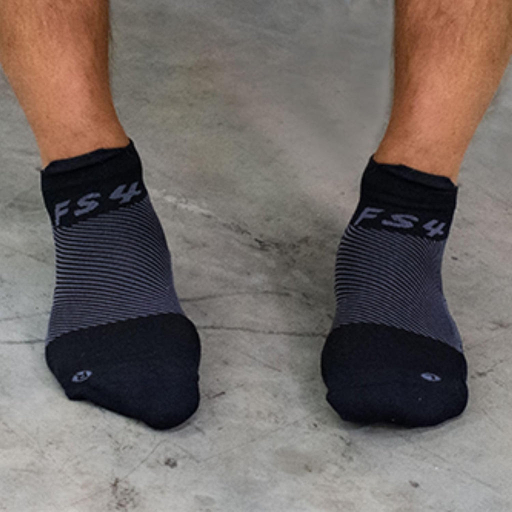 OS1st FS4 Plantar Fasciitis No Show Socks for Heel and Arch Pain Relief

