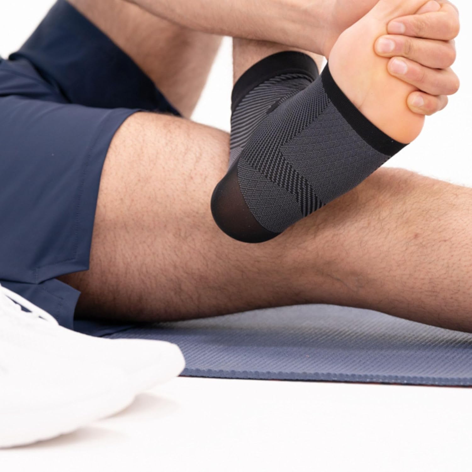 OS1st FS6 Plantar Fasciitis Foot Sleeves for Heel and Arch Pain Support

