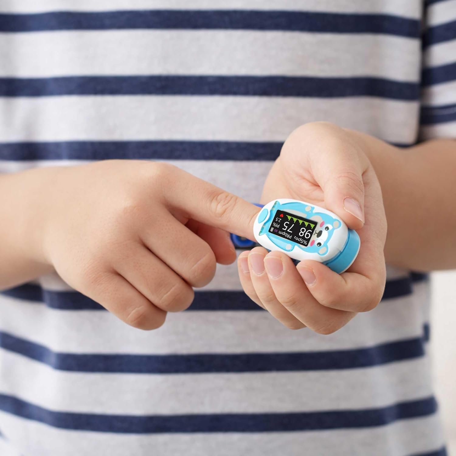 Kids Pulse Oximeter Fingertip Blood Oxygen Monitor with Heart Rate Display

