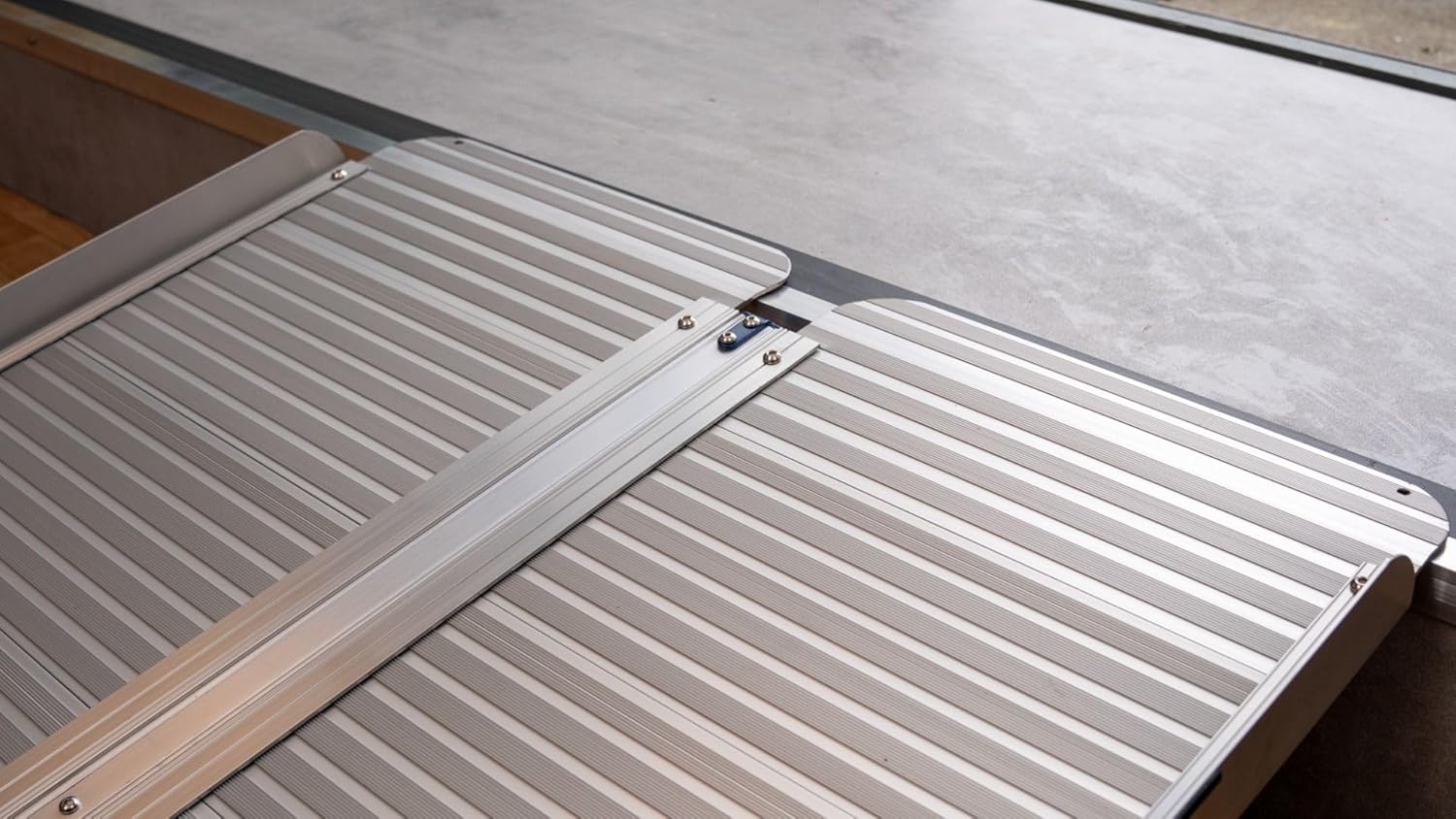Ruedamann Portable Wheelchair Ramp, Folding Aluminum Non-Slip Ramp for Doorways

