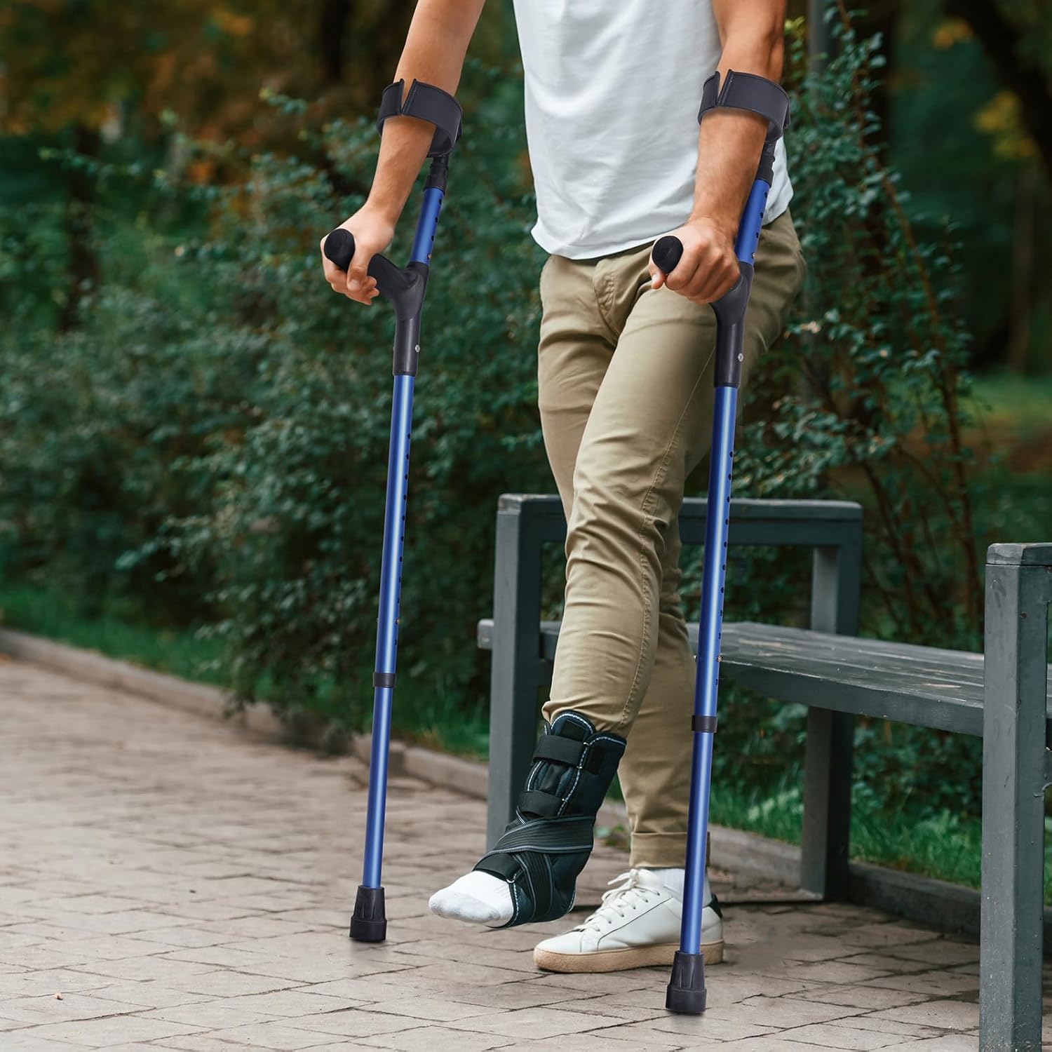 VEVOR Forearm Crutches for Adults, Height Adjustable Walking Crutches, 1 Pair


