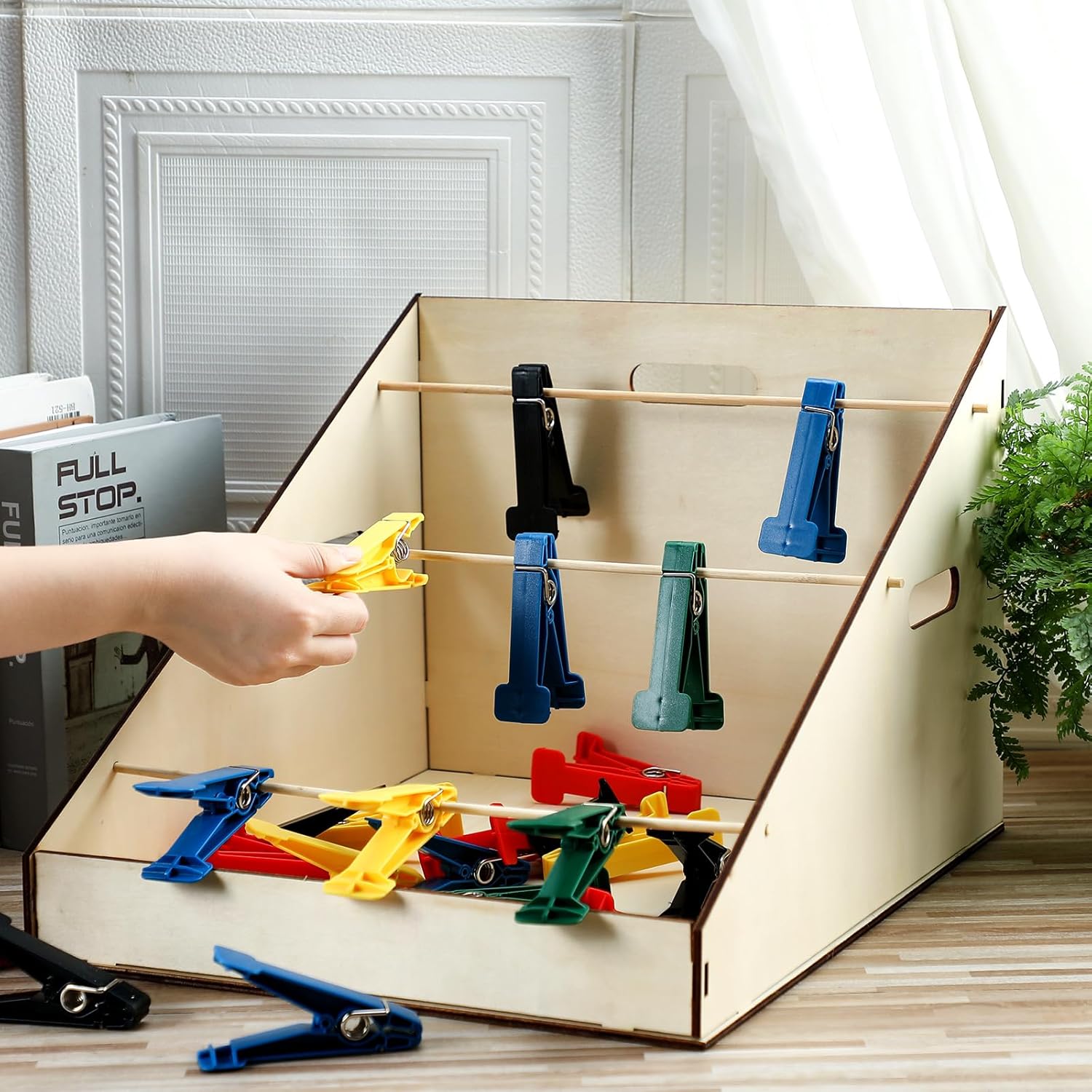 Poen 25-Piece Graded Pinch Finger Exerciser Set with Wooden Storage Stand

