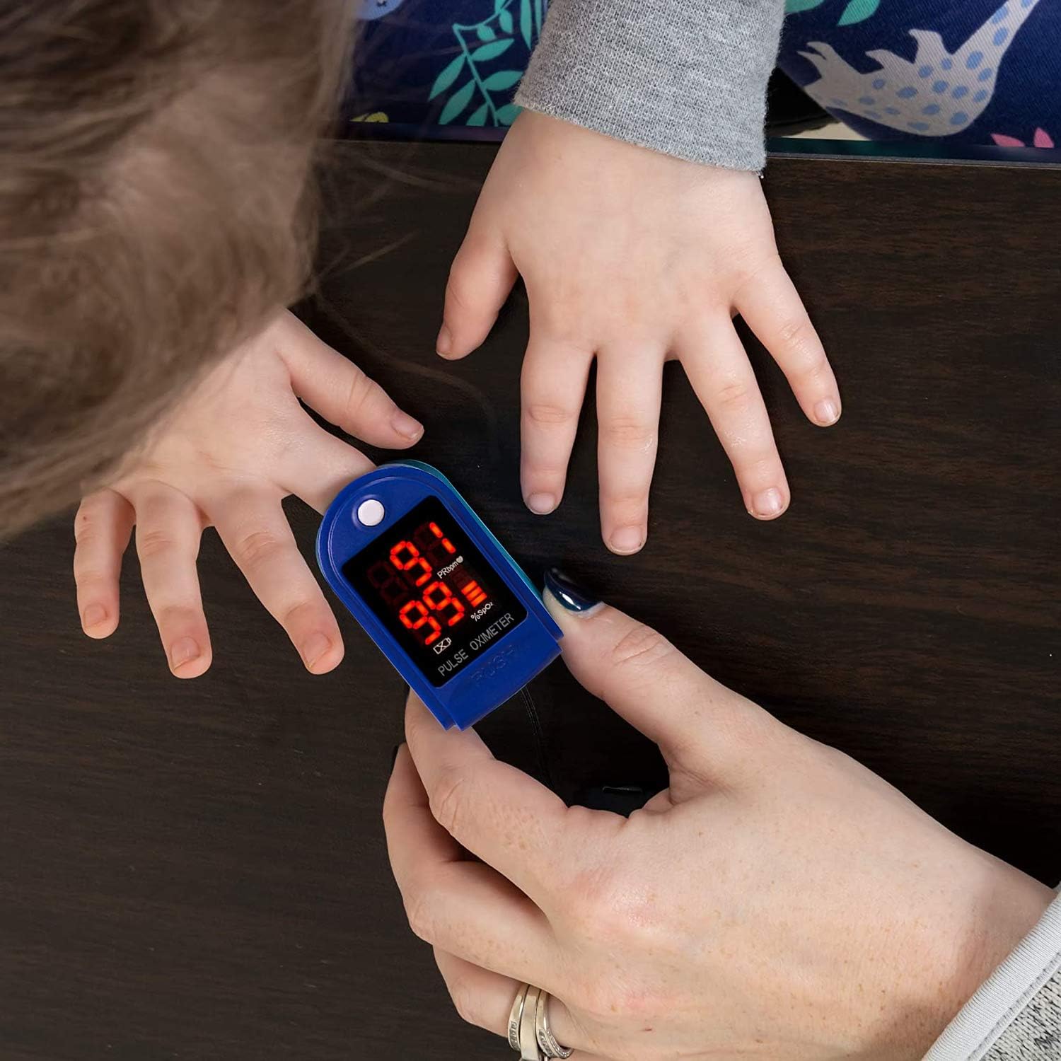 Roscoe Medical Fingertip Pulse Oximeter Oxygen Saturation Monitor for Kids & Adults

