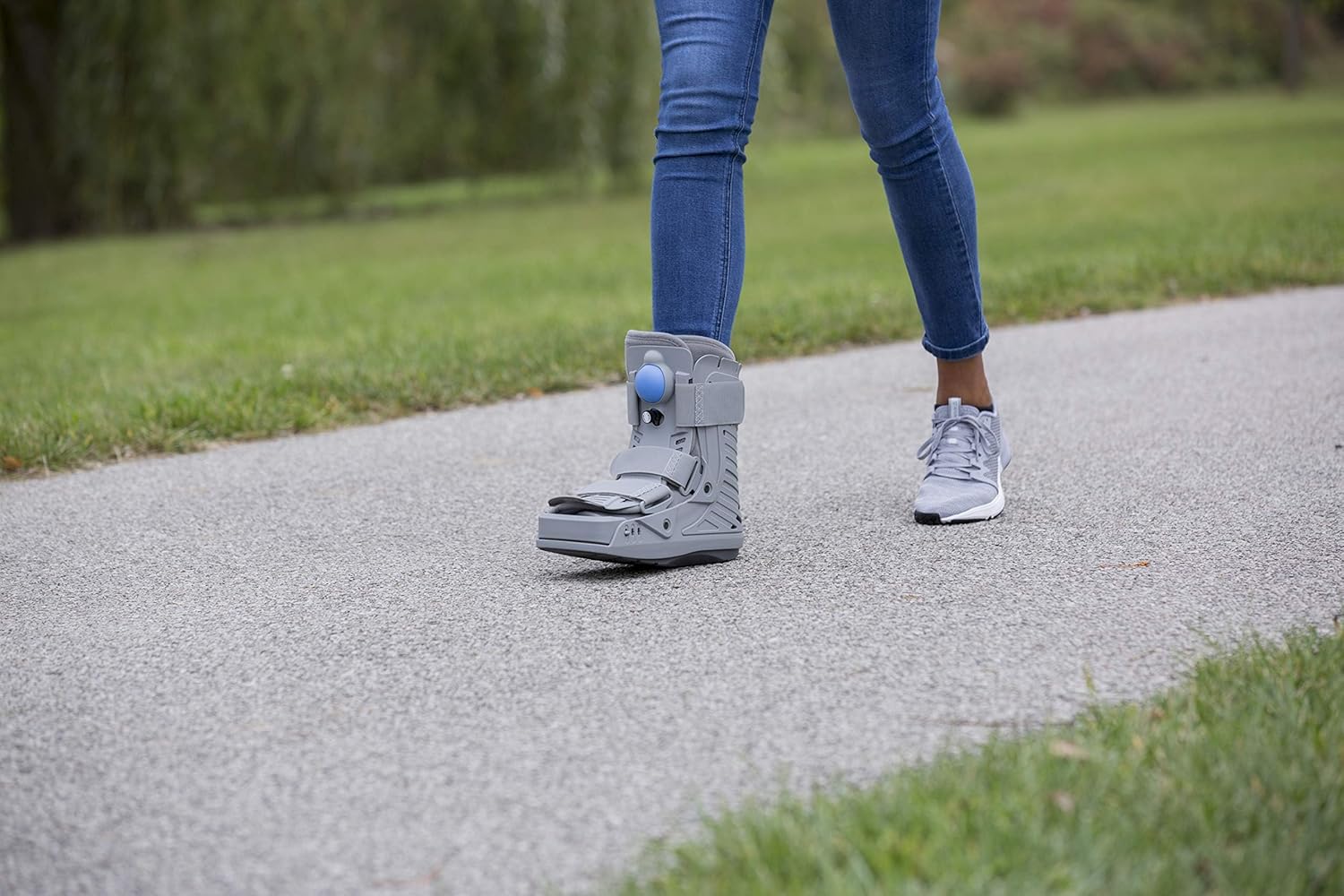 United Ortho USA16117 360 Air Walker Walking Brace


