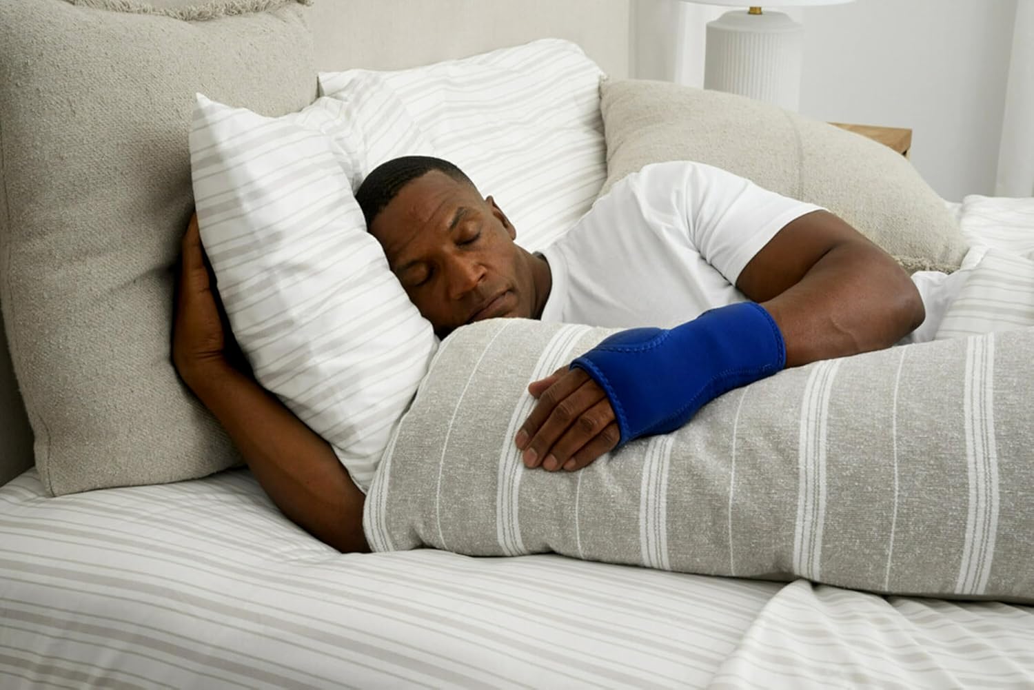 Futuro Night Wrist Sleep Support Brace Adjustable Night Splint for Carpal Tunnel

